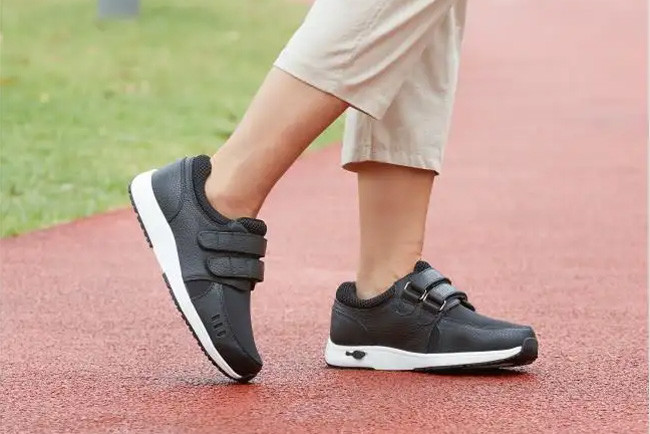 ultimo caso aziendale circa Un paio di scarpe comode è indispensabile per prevenire il diabete al piede